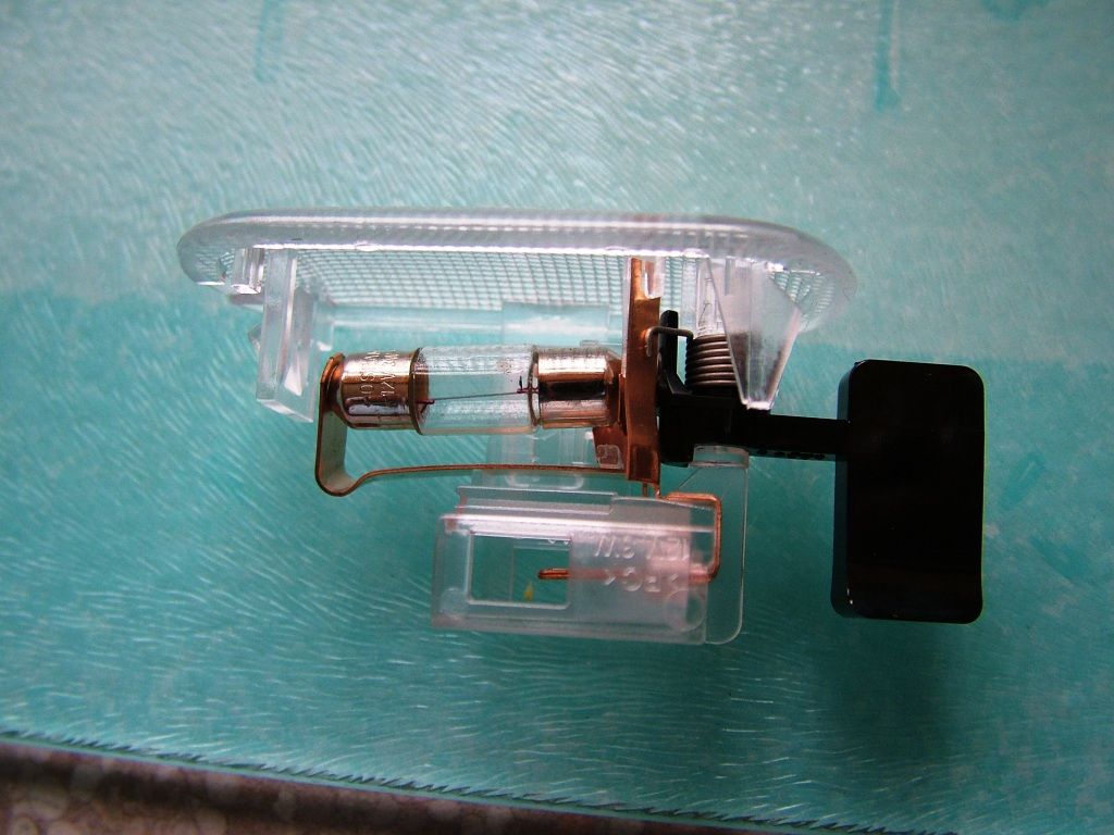 [Mk4 Golf] Glove Box Light Audio, Electrics and Lighting ukmkivs